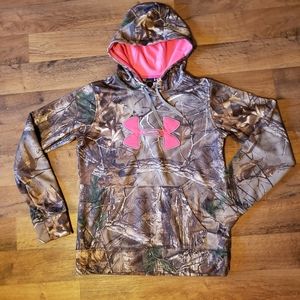 Underarmor hooded sweat shirt